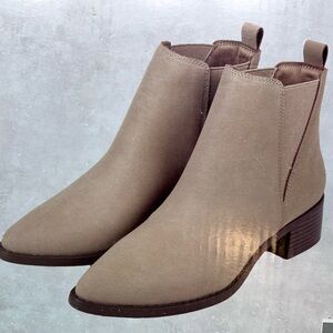 Serra Classic Tan Ankle Booties